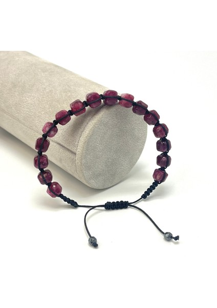 Doğal Taş Yakut Küp Kesim Makrome Bileklik, Şık ve Özgün Tasarım, 6mm fiyatları