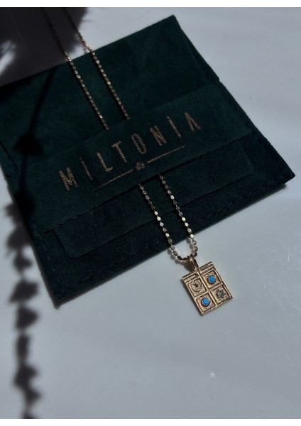 Kare Tasarım 925 Ayar Gümüş Şık Kolye, Zarif ve Modern Tasarım. fiyatları