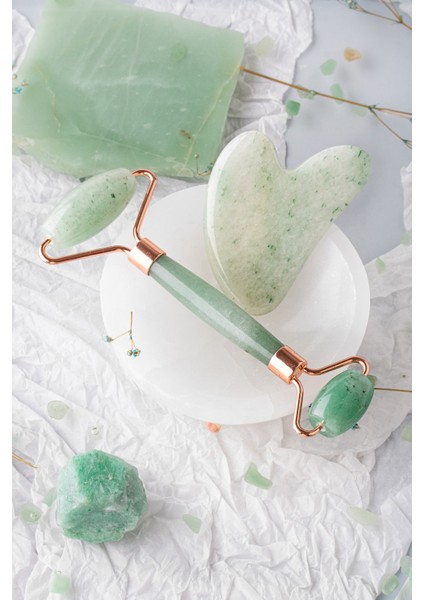 Yeşil Taşlı Masaj Seti, Doğal Taş Roller ve Kalpli Gua Sha, Şifa ve Güzellik. fırsatları