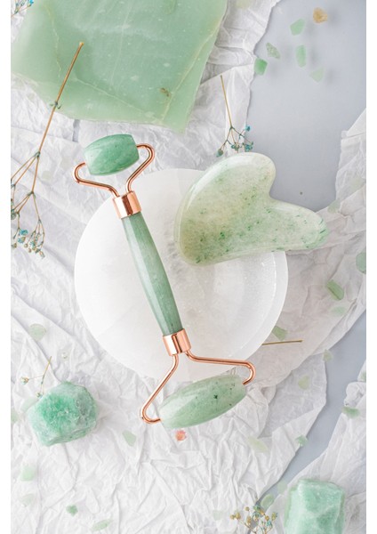 Yeşil Taşlı Masaj Seti, Doğal Taş Roller ve Kalpli Gua Sha, Şifa ve Güzellik.