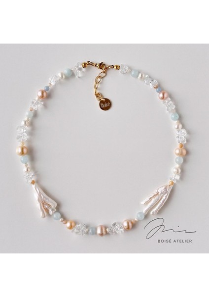 Beyaz Zarif Zincir Kolye, Şık ve Şeffaf Tasarım, Günlük ve Özel Anlar Için.