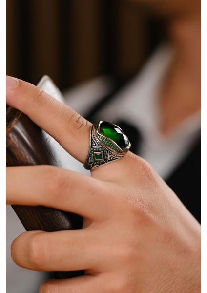 El Işçiliği Yeşil Taşlı 925 Ayar Gümüş Yüzük