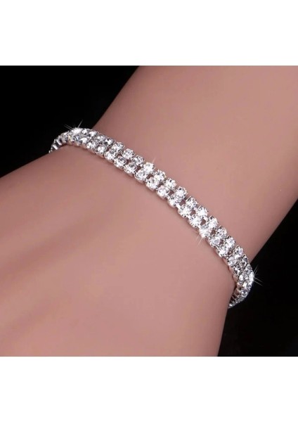 Parlak Taşlı Şık Gümüş Bileklik, Zarif ve Modern Tasarım ile Tarzınıza Şıklık Katın