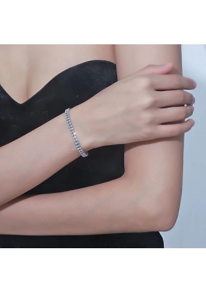 Parlak Taşlı Şık Gümüş Bileklik, Zarif ve Modern Tasarım ile Tarzınıza Şıklık Katın fiyatları