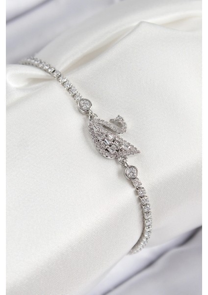 Bfs Pirinç Zirkon Taşlı Kuğu Model Gümüş Renk Kadın Bileklik