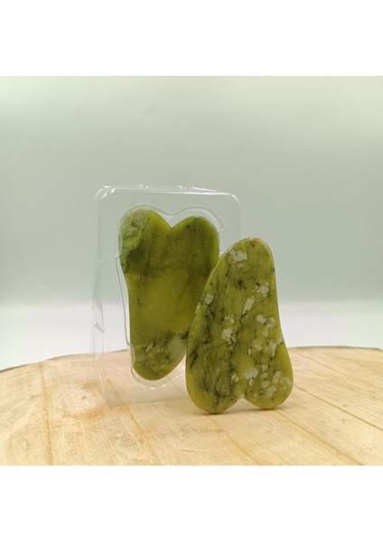 Yeşil Doğal Kalp Gua Sha Taşı - Sağlıklı ve Ferahlatıcı Bakım Aracı