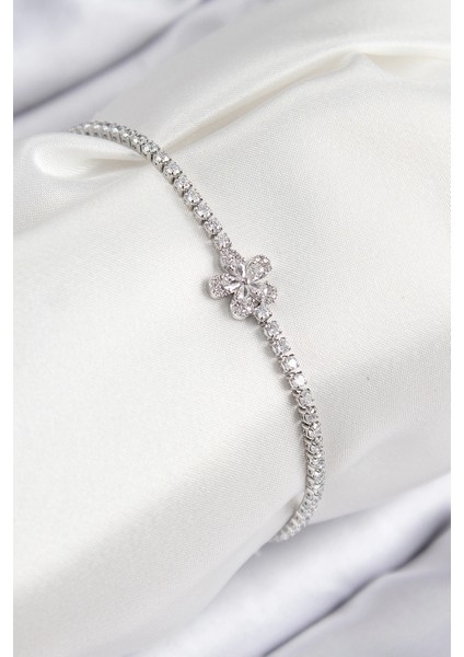 Bfs Pirinç Zirkon Taşlı Çiçek Model Gümüş Renk Kadın Bileklik