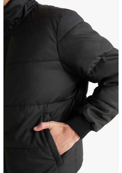 Su İtici Regular Fit Gömlek Yaka Astarlı Fermuarlı İç Cepli Kürk Yakalı Suni Deri Mont C5857AX25WN indirimleri