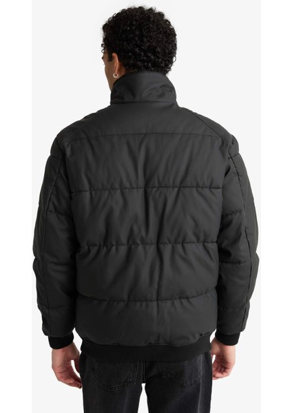 Su İtici Regular Fit Gömlek Yaka Astarlı Fermuarlı İç Cepli Kürk Yakalı Suni Deri Mont C5857AX25WN