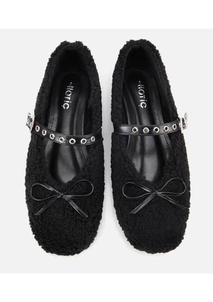 01AYH314660A100 KADIN Siyah Peluş Kürklü Zımbalı Babet