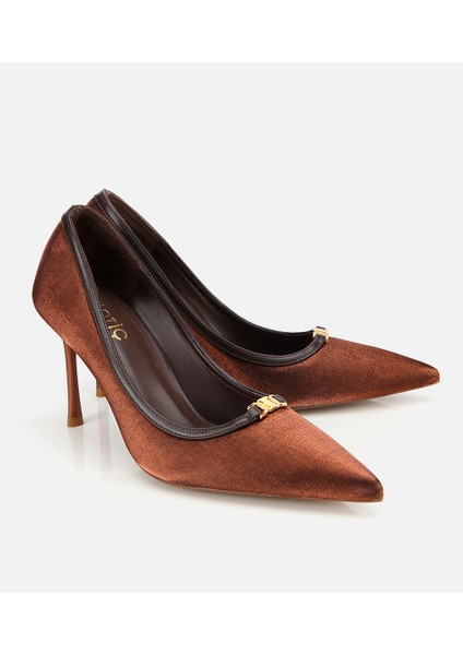 01AYH314760A410 KADIN Saten Açık Kahverengi Gold Detaylı Yüksek Topuklu Stiletto fiyatları