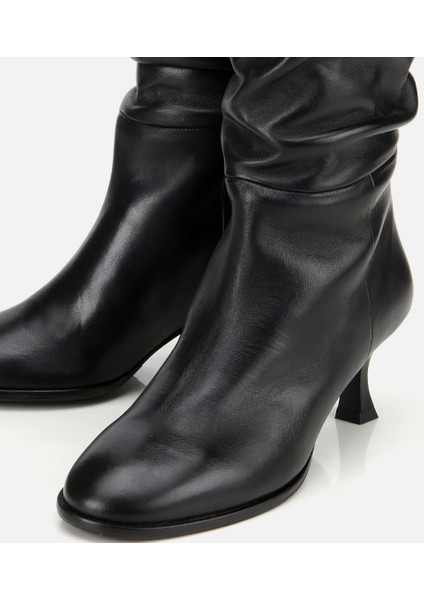 01CIH316620A100 KADIN Deri Siyah Kırışık Ince Topuklu Çizme modelleri