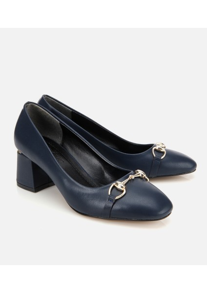 01AYH314840A680 KADIN Lacivert Gold Tokalı Kalın Topuklu Ayakkabı fiyatları