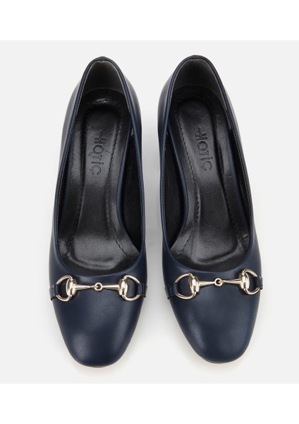 01AYH314840A680 KADIN Lacivert Gold Tokalı Kalın Topuklu Ayakkabı