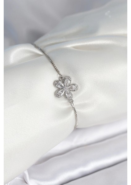 Çiçek Model Asansörlü Gümüş Renk Kadın Bileklik