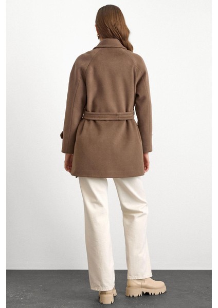 Reglan Kol Kruvaze Kısa Kaban VİZON 3150