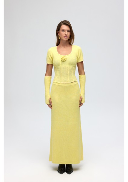 Lumi Gül Detay Sarı Crop Etek Triko Takım fiyatları