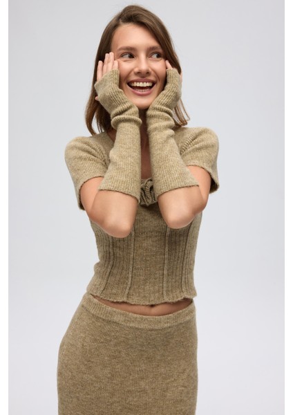 Lumi Gül Detay Vizon Crop Etek Triko Takım