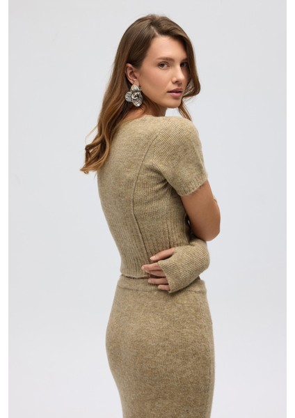 Lumi Gül Detay Vizon Crop Etek Triko Takım fırsatları