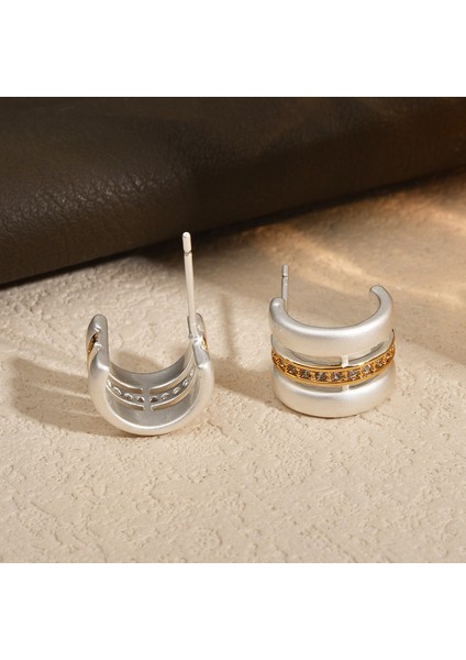 ADORE-R0553 Mat Gümüş Geniş C Şeklinde Zirkonyum Küpe (Yurt Dışından) fiyatları