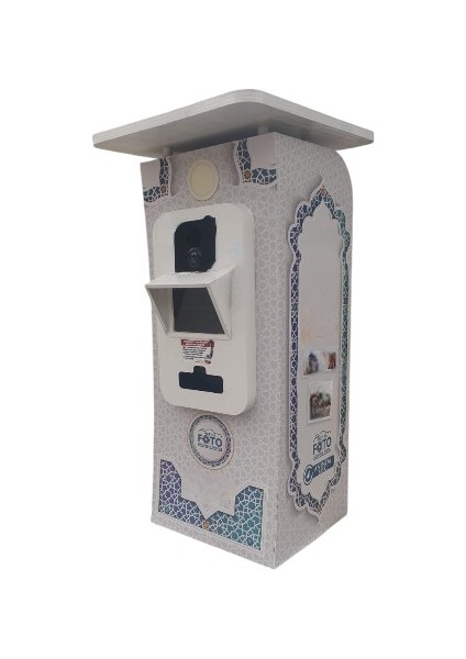 Dış Ortamda Kağıt Para Atılarak Çalışan Anında Çıktı Veren Hatıra Fotoğraf Makinesi