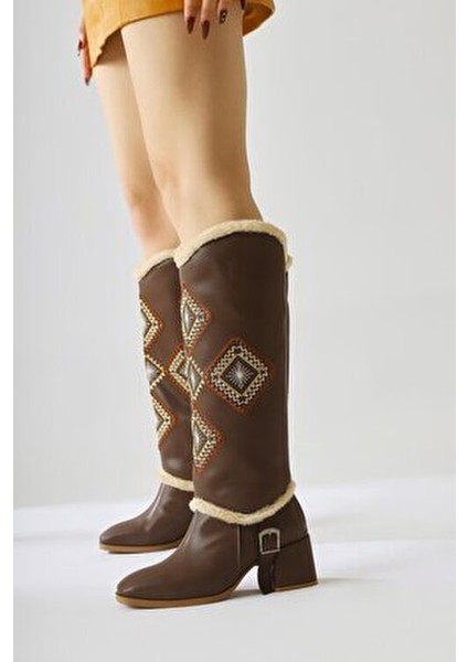 Hilka Kahve Çıkarılabilir Konçlu Etnik Desenli Bot-Çizme