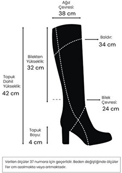 Siyah Renk Yandan Fermuarlı Kalın Tabanlı Kadın Çizme
