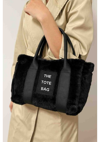 The Totebag Kadın Peluş Omuz ve El Çantası – Sıcak Dokulu Şık Tasarım