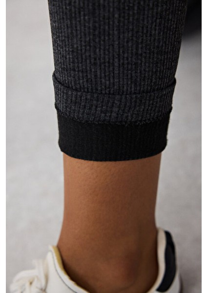 Seamless Dikişsiz Kadın Tayt Koyu Gri Orta Kalınlıkta Modern Tasarım