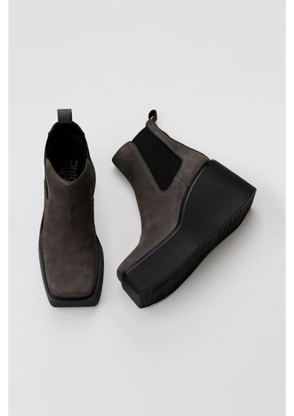 Gri Koyu Nubuk Kadın Dolgu Topuklu Bot 01WV1700 01WV1700