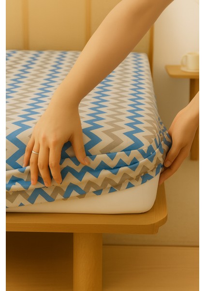 Lastikli Bebek Çarşafı (Beyaz)60 x 120 cm Pamuk Çarşaf-Mavi Gri Zikzak