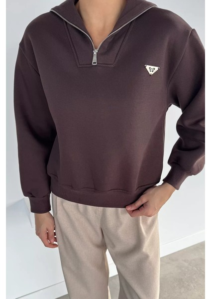Kadın Yarım Fermuarlı Metal Aksesuarlı Şardonlu Sweatshirt P-00018601 modelleri