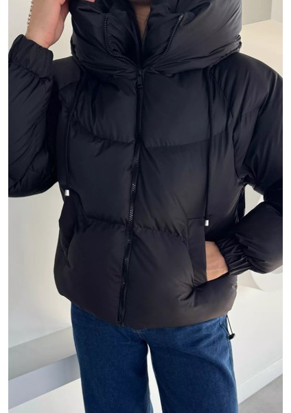 Kadın Kapüşonlu Iç Astarlı Bilek ve Bel Lastikli Şişme Mont P-00018670 modelleri