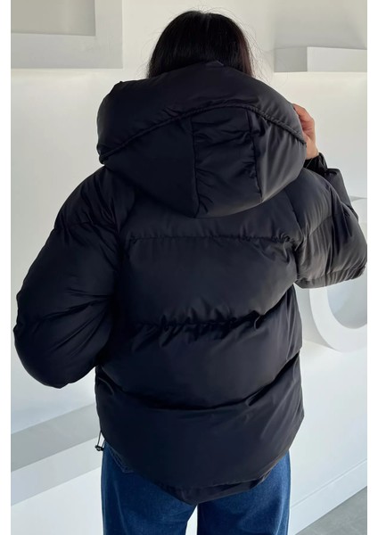 Kadın Kapüşonlu Iç Astarlı Bilek ve Bel Lastikli Şişme Mont P-00018670 fırsatları