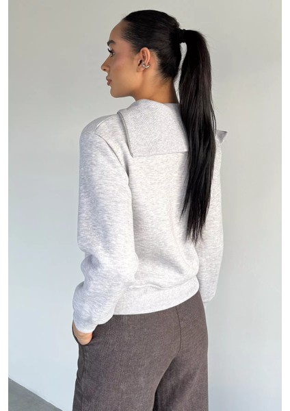 Kadın Yarım Fermuarlı Metal Aksesuarlı Şardonlu Sweatshirt P-00018601 fırsatları