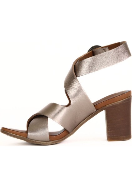 Gri Parlak Deri Kadın Topuklu Sandalet 01WS2700 01WS2700 modelleri