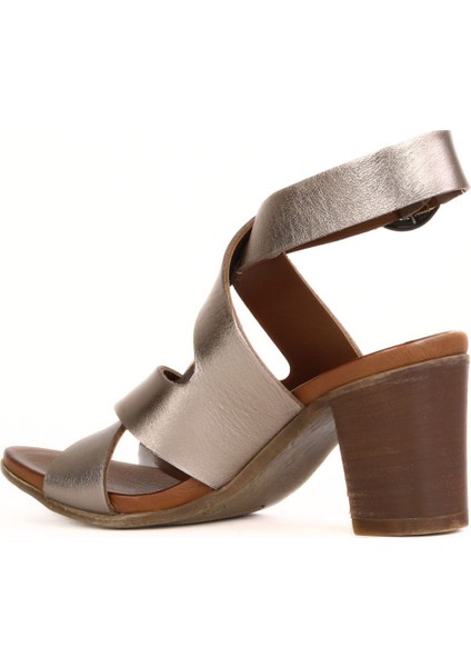 Gri Parlak Deri Kadın Topuklu Sandalet 01WS2700 01WS2700 fırsatları