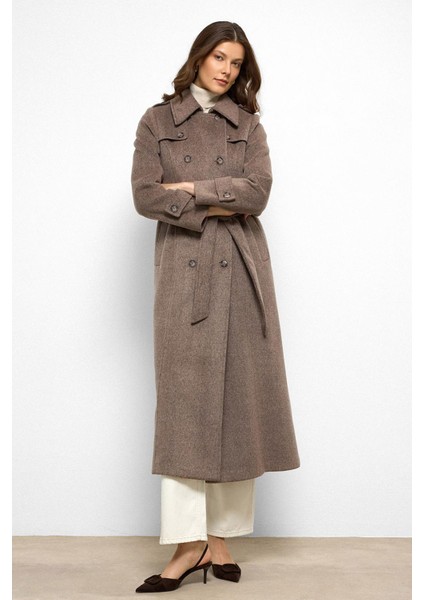 Pelerin Detaylı Kruvaze Uzun Boy Kaban Latte 3087