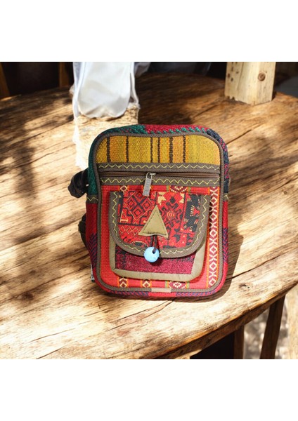 DEHNA El Dokuma Kilim Desenli Omuz Çantası – Şık, Otantik ve El Yapımı Midi (20x24x8 cm) indirimleri