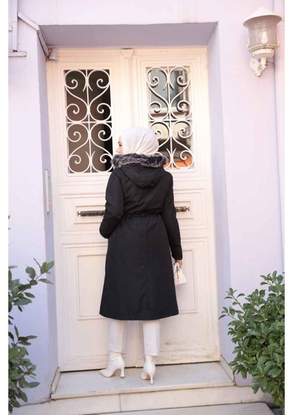 Kürklü Kapşonlu Siyah Tesettür Parka 60650S modelleri