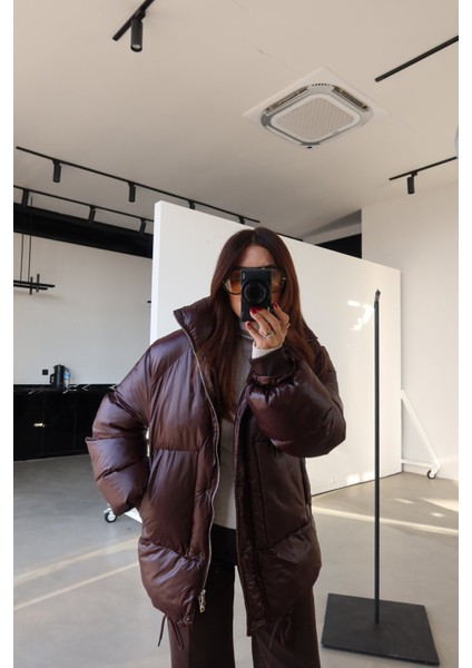 Dik Yaka Ayarlanabilir Bağcıklı Şişme Mont fiyatları