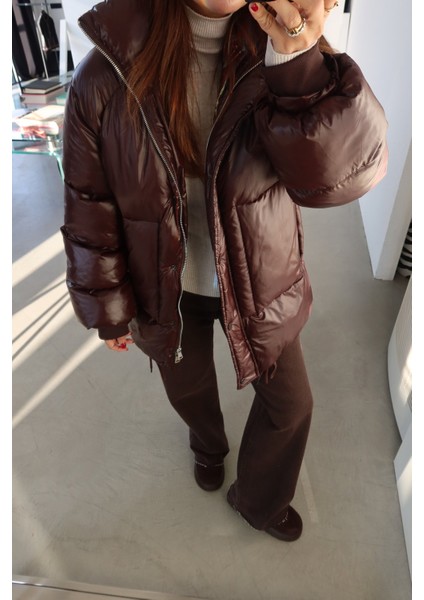 Dik Yaka Ayarlanabilir Bağcıklı Şişme Mont modelleri