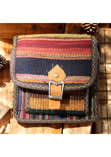 El Dokuma Kilim Desenli Omuz Çantası – Mini Boy, Otantik ve Şık El Yapımı (20x20x5 cm)