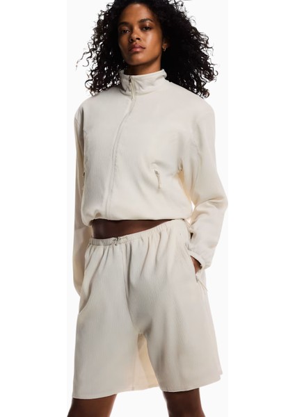 Track Shorts Ultra Hafif Kadın Şort Esnek Bel ve Ayarlanabilir Fit modelleri