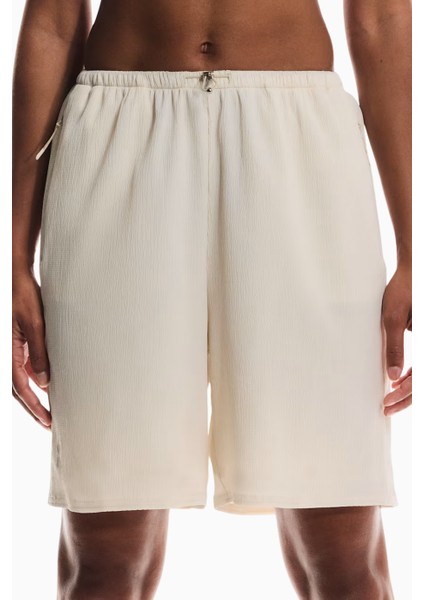 Track Shorts Ultra Hafif Kadın Şort Esnek Bel ve Ayarlanabilir Fit fırsatları