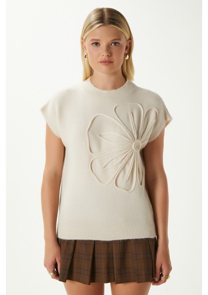 Roman Süzene Detay Krem Triko Süveter indirimleri