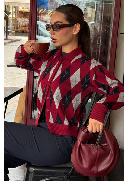 Bordo Baklava Desenli Polo Yaka Kadın Hırka MG2478 modelleri