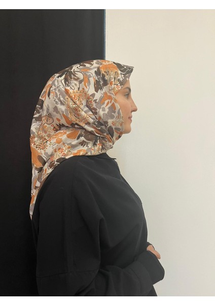 Flora Canlı Çiçek Desenli Eşarp