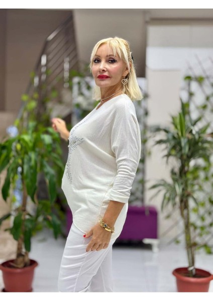 NC1778 Italyan Yıldız Desen Pulpayetli Bluz Beyaz fiyatları