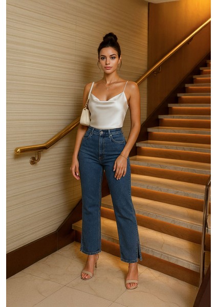 Kadın Yüksek Bel Geniş Kesim Paça Detaylı Jean Pantolon modelleri